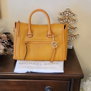 Michael Kors - Carine